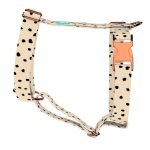 Fekete foltok bézs alapon - Kutyahám és Macskahám - april & june