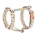 Fekete foltok bézs alapon - Kutyahám és Macskahám - april & june