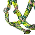 Monstera levelek rózsaszín alapon - Belelépős Kutyahám - Tropical Monstera Leaves on Pink - april & june