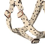 Fekete foltok bézs alapon - Belelépős Kutyahám - april & june