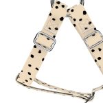 Fekete foltok bézs alapon - Belelépős Kutyahám - april & june